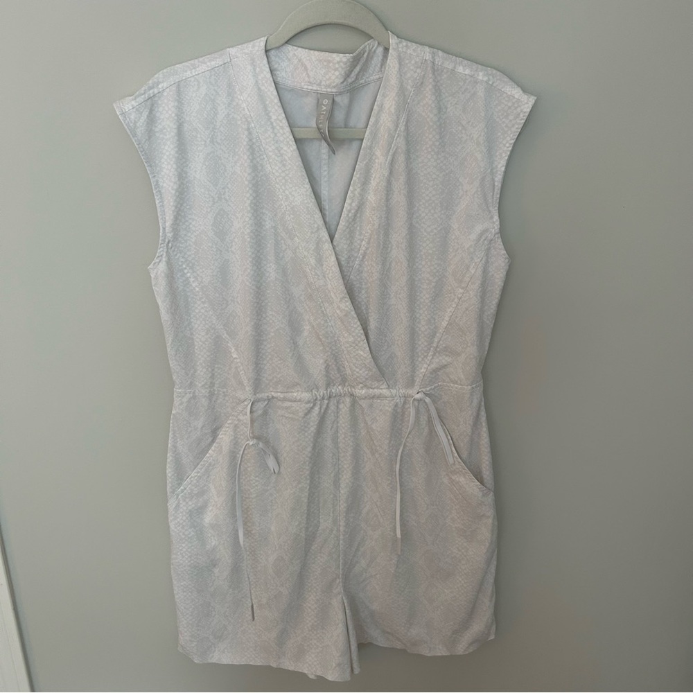 Athleta Marlow Pearl White Python Snakeskin Printed Romper Jumpsuit Small - Picture 3 of 8